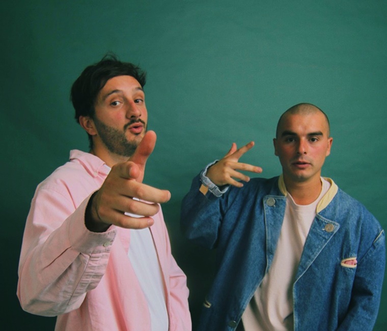 Leia AMIGO DE ARTISTAS  PRESENTA SU NUEVO SINGLE Y VIDEOCLIP  «POR TI» 