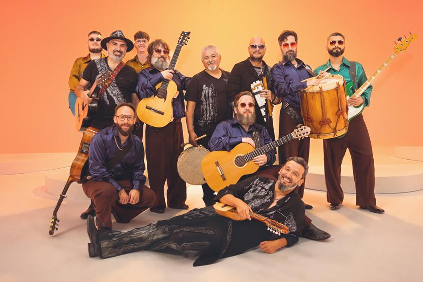 LOS TABALEROS & LOS TEKIS PRESENTAN «CARNAVAL POR SIEMPRE»
