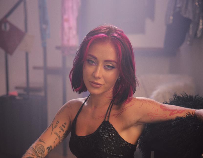 TULI PRESENTA SU NUEVO SINGLE Y VIDEOCLIP «AMIGA PERDON »