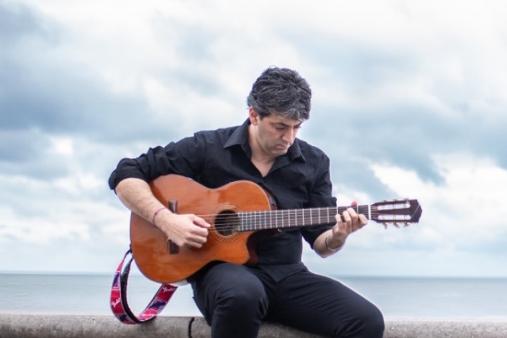 Alejandro Carrara presenta «Canciones que Abrazan»