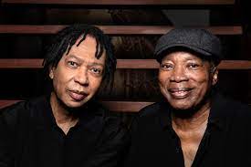 DJAVAN LANZA ´´BELEZA DESTRUÍDA´´  CON MILTON NASCIMENTO