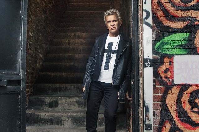 Antes de su llegada al país  BILLY IDOL estrena   nuevo single y video ´´CAGE´´ 