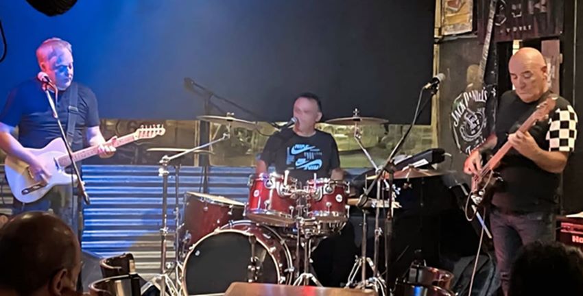 PIG EN VIVO EN CHAUVIN UNA NUEVA PROPUESTA DEL ROCK MARPLATENSE