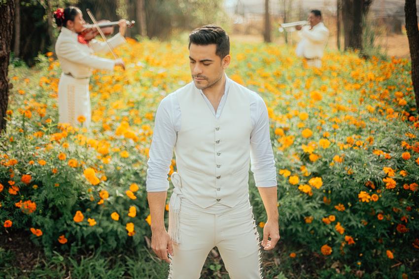 Carlos Rivera presenta su nuevo sencillo «Alguien» 