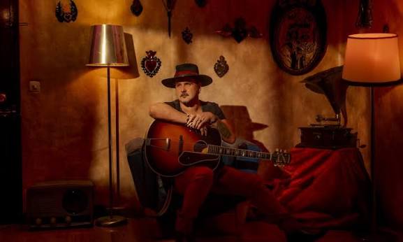 ERIK LÓPEZ SORPRENDE CON EL PRIMER SINGLE «DEBO PARTIR» ANTICIPO DE SU PRÓXIMO ÁLBUM
