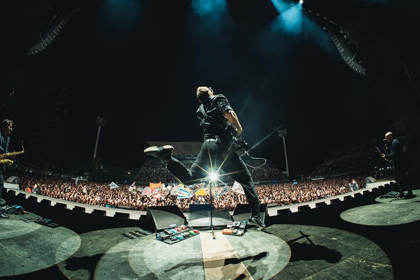 NO TE VA GUSTAR PRESENTÓ «FLORECE EN EL CAOS» EN UN FERRO