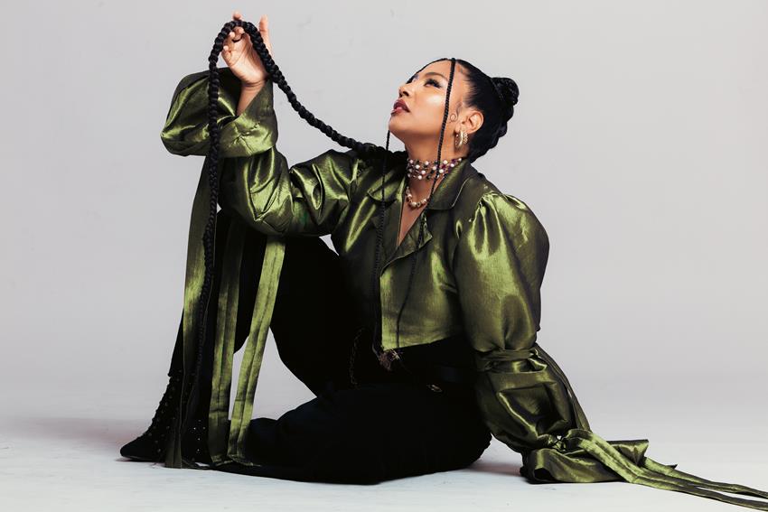 FLOR PAZ PUBLICA SU DISCO «89»