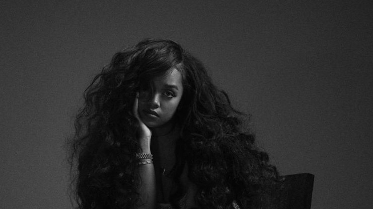 H.E.R. lanza su álbum BACK OF MY MIND