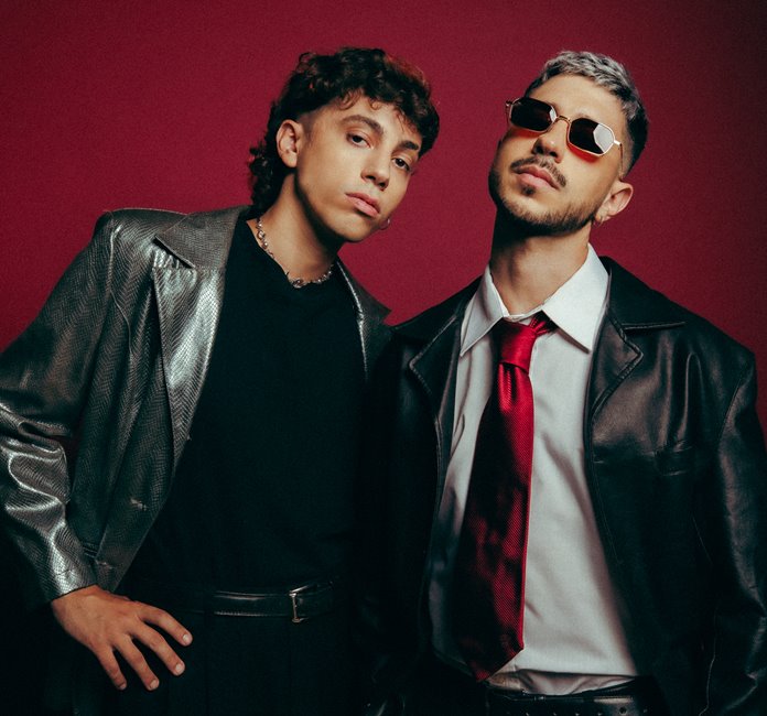 Leia VIDEOTAPE TRANSFORMA LA NOSTALGIA EN CANCIONES CON SU ALBUM DEBUT «PROYECCIONES»