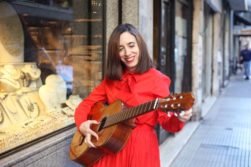 María Ezquiaga presentará «Toco y Canto» en el  Centro Cultural Borges
