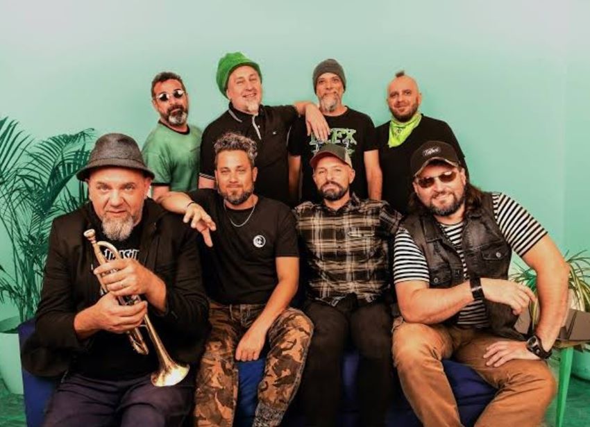 KARAMELO SANTO LLEGA A PALERMO HACIENDO BULLA: CLÁSICOS, INVITADOS Y ROCK MESTIZO
