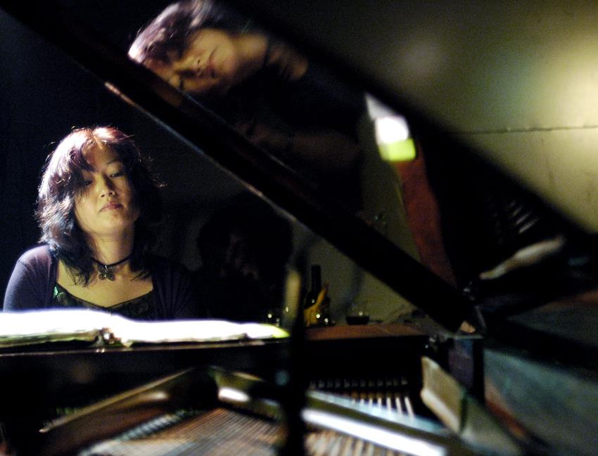 TOMOKO OHNO LA EXIMIA PIANISTA JAPONESA EN BAJO TIERRA