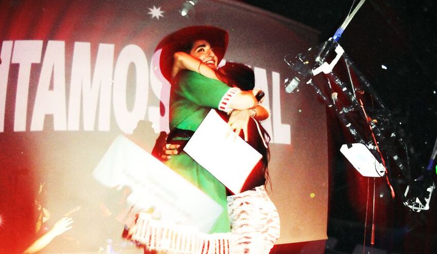 CHARO LOPEZ VUELVE A CLUB TRI CON SU KARAOKE