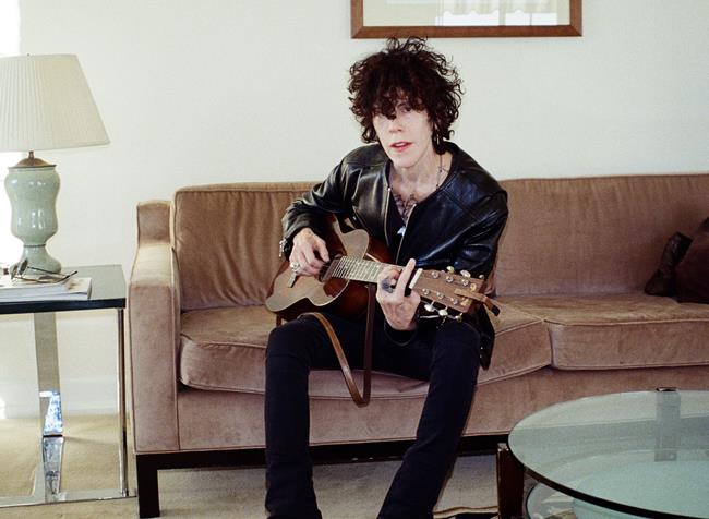 LP REGRESÓ CON NUEVO SINGLE Y VIDEOCLIP «LOVE IS ALL I HAVE»