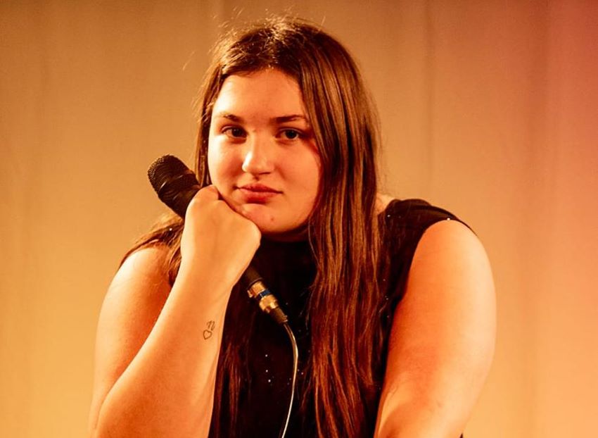 CATA GOMEZ PRESENTA «VERANO EN TU  MIRAR» EN ESPACIO CHAUVIN