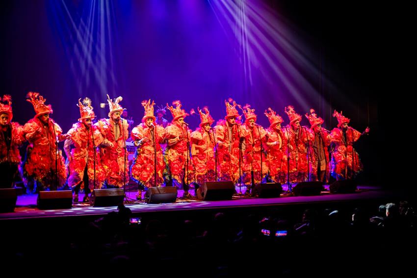 LA MURGA URUGUAYA LA TRASNOCHADA LLEGA A MAR DEL PLATA