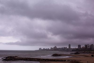 Alerta amarilla por fuertes vientos para el resto de la jornada y madrugada del lunes