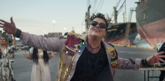 CARLOS VIVES RINDE HOMENAJE A SHAKIRA,BARRANQUILLA Y A SUS MUJERES CON LA CANCIÓN ´´CURRAMBERA”