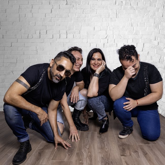 Löbëla presenta «Palos Cruzados» Feat. The Sun Makers.