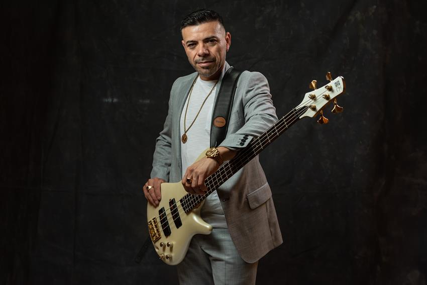 ALEJANDRO VELIZ LLEGA A MAR DEL PLATA CON UN SHOW EXCLUSIVO.