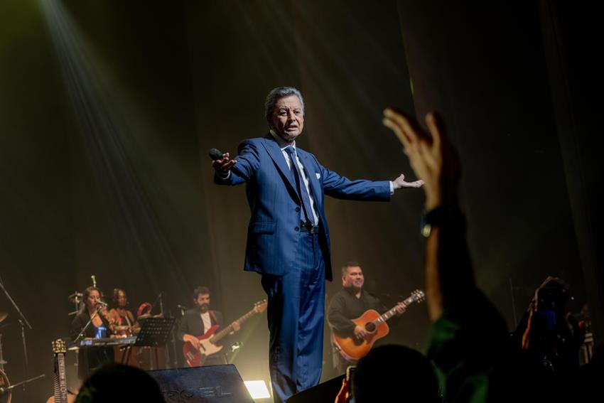 Palito Ortega deslumbró en el Teatro Opera en la previa  de su show en Mar del Plata 