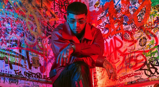 Anuel llega más atrevido con su nuevo tema “Mejor que yo”