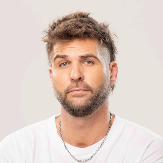 JUAMPI GONZÁLEZ PRESENTA SU NUEVO ESPECTÁCULO «OVEJA NEGRA»