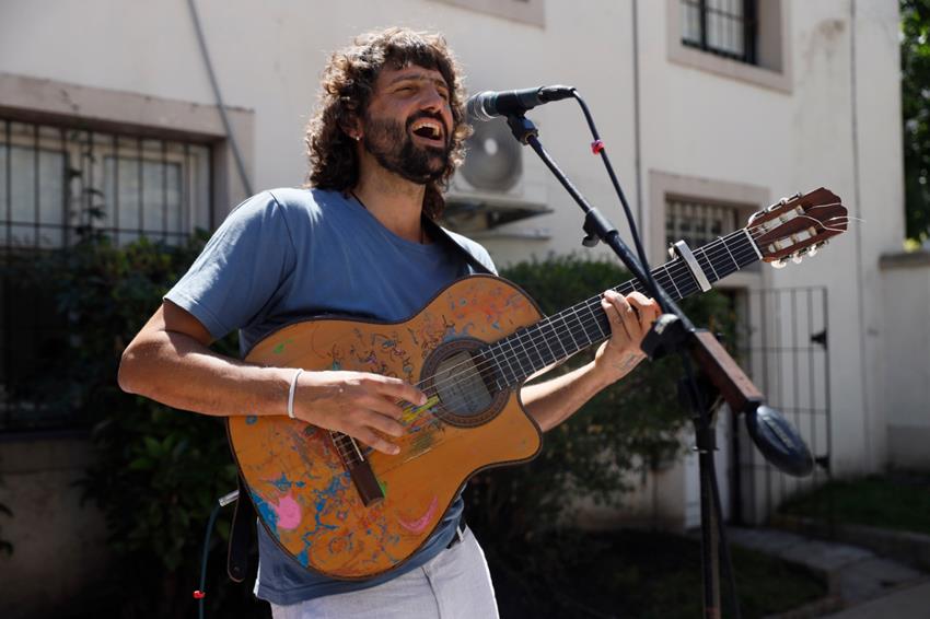 El EMTURyC reconoció al cantante Joaquín del Mundo por su aporte a la cultura marplatense