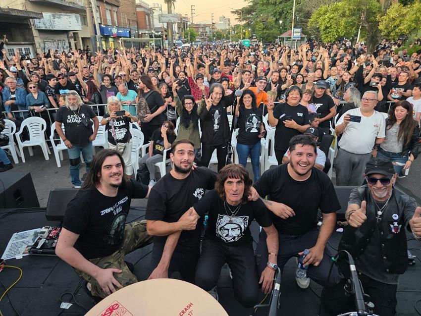 EL RELOJ CELEBRA 50 AÑOS DE SU DISCO DEBUT Y LLEGA A  MAR DEL PLATA