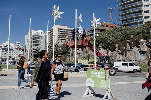 Se reacondicionaron las columnas y los molinos de viento del Paseo Dávila