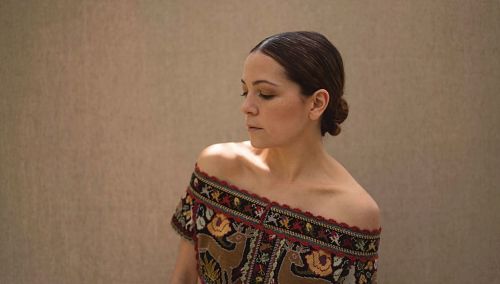 NATALIA LAFOURCADE LANZA PARA QUÉ SUFRIR  VERSIÓN ACÚSTICA