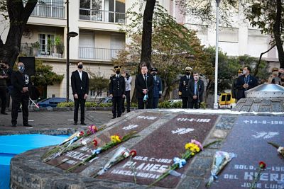  Acto en Mar del Plata  en el monumento a los caídos en Malvinas