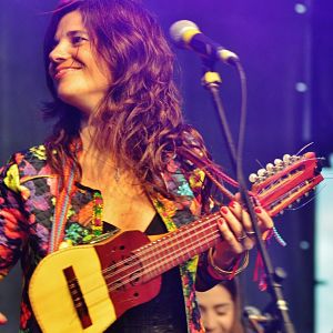 Florencia Cosentino presenta nuevas canciones en el El Argentino Bar 