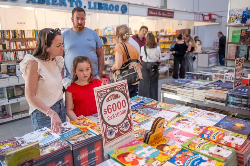 SE REALIZA LA 11° FERIA DEL LIBRO INFANTIL Y JUVENIL EN EL TORREÓN DEL MONJE