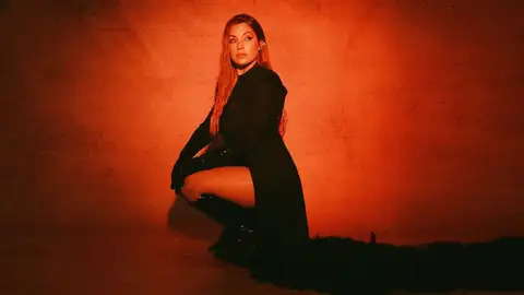 LEIRE MARTÍNEZ PRESENTA  EL ESTRENO DE «HISTORIAS DE AQUELLA NIÑA»