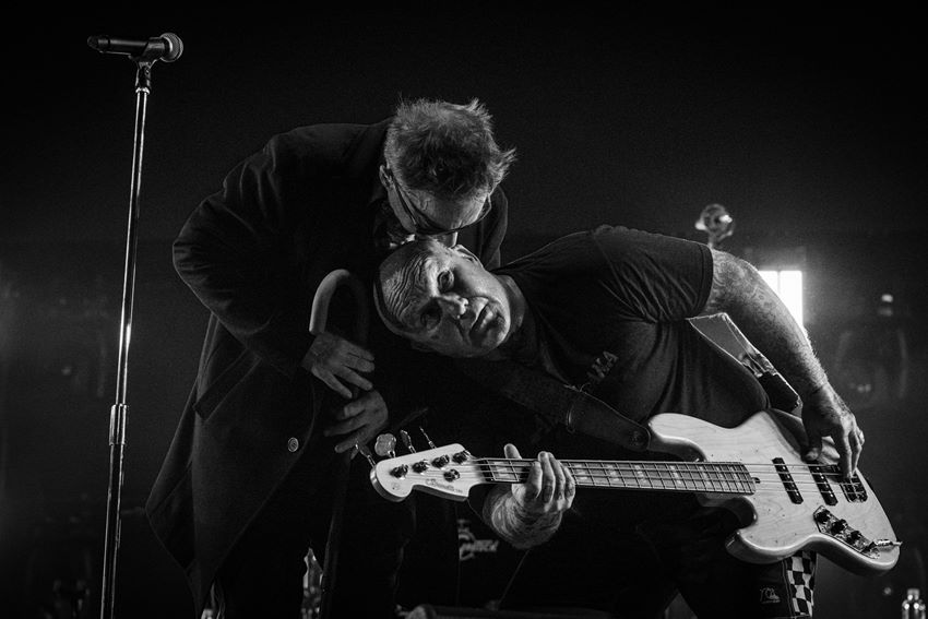 FUROR POR LA INAUGURACIÓN DE ARENA MARDEL PLATA JUNTO A LOS FABULOSOS CADILLACS.
