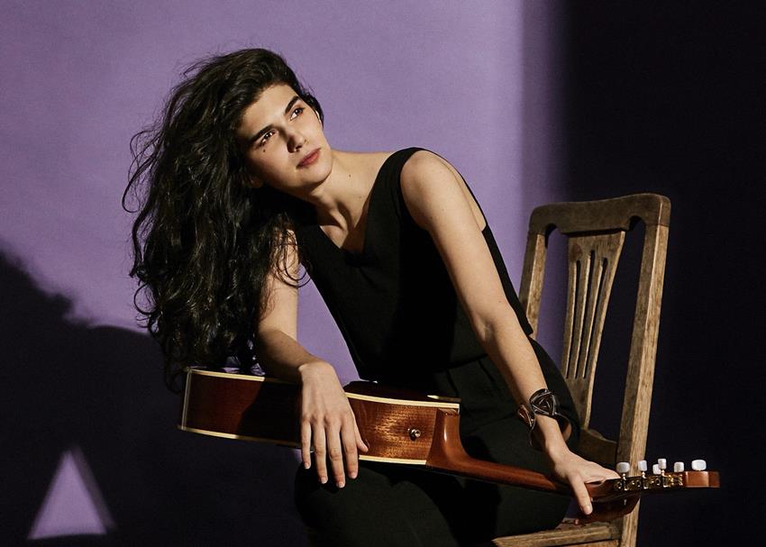 Doble Valentina presenta su  nuevo single« Frío frío, caliente caliente»