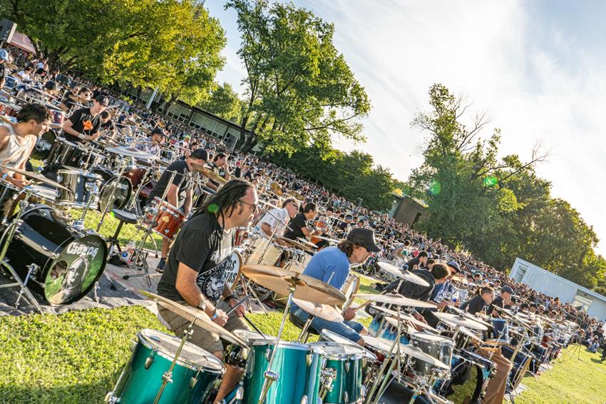 BATERÍAS A LA PLAZA PREPARA UN NUEVO CONCIERTO CON 600 BATERISTAS