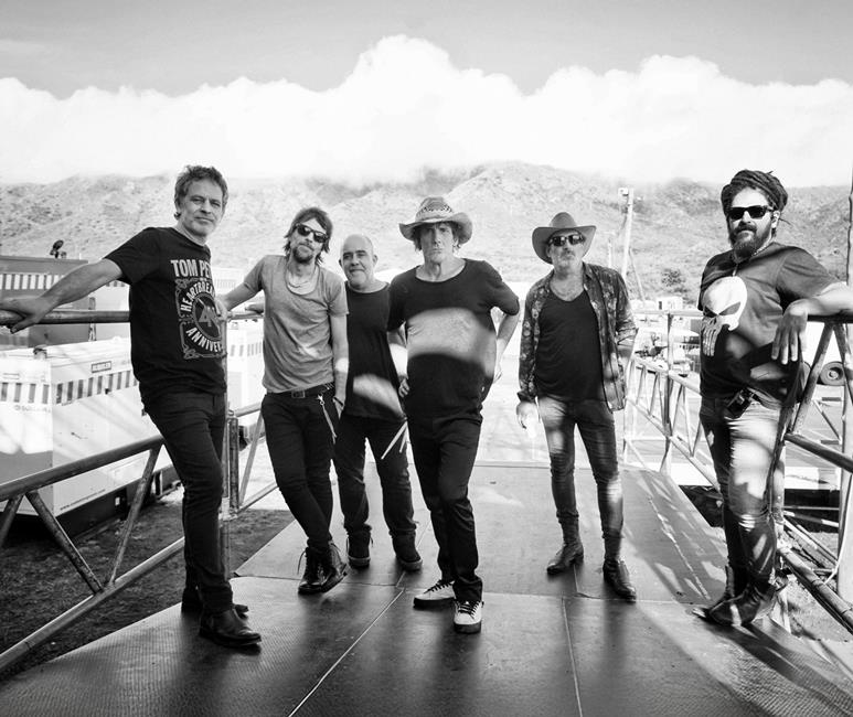 Leia GUASONES DESEMBARCA EN VIBRA ARENA