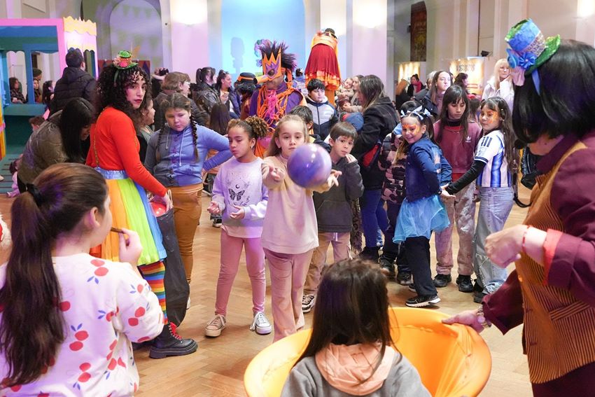 «A DESABURRIR EL INVIERNO» CONVOCÓ A MÁS DE 20 MIL ESPECTADORES EN EL AUDITORIUM