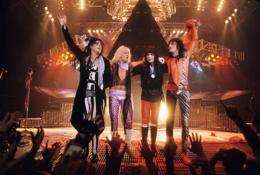 Leia MÖTLEY CRÜE  celebra el 40 aniversario de «Theatre Of Pain»