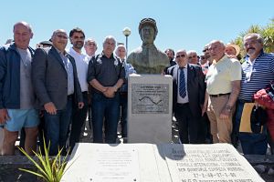 Arroyo encabezó descubrimiento de monumento a Juan Manuel Fangio