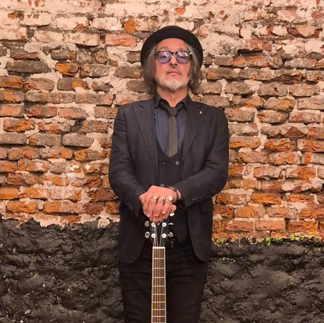 ESTEBAN PROL PRESENTA « CANCIONES PARA LLEGAR A DESTINO»