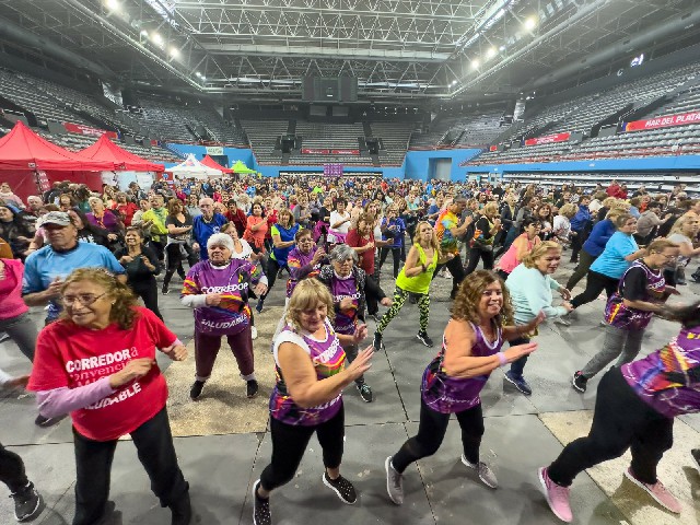 Llega la jornada «Mar del Plata se mueve con Zumba» al Polideportivo Islas Malvinas