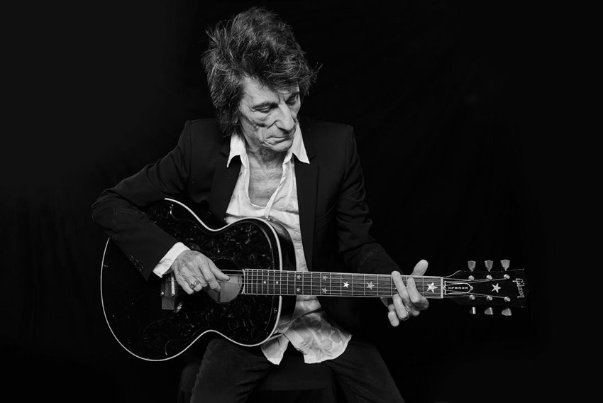 RONNIE WOOD PRESENTA «FEARLESS: ANTHOLOGY 1965-2025»