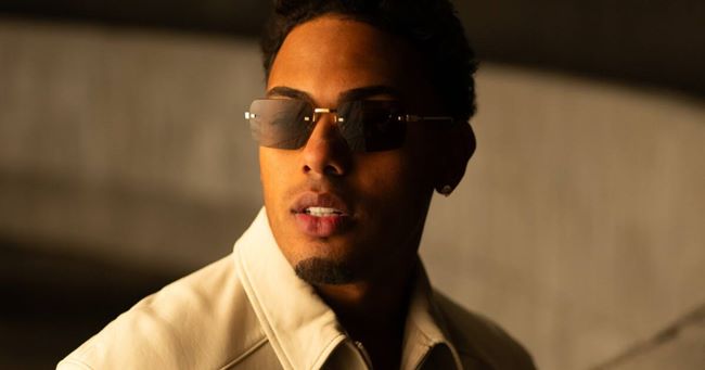 MYKE TOWERS PRESENTA «CARITA FELIZ» UNA CANCIÓN SOBRE LO QUE SENTIMOS  DETRÁS DE LA SONRISA