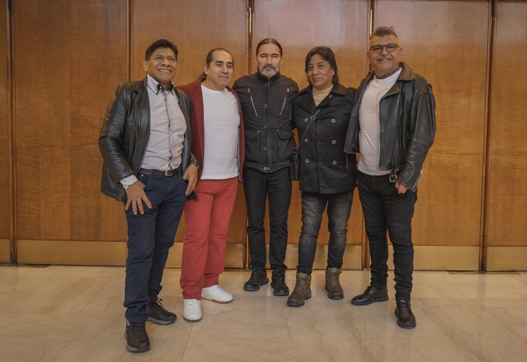 GRUPO SOMBRAS Y DANIEL AGOSTINI SE REÚNEN DESPUÉS DE 30 AÑOS