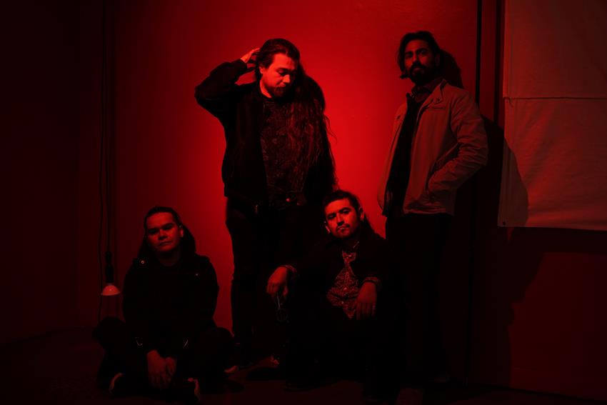 Naufragio lanza su primer LP «La Botella era mi Hogar»