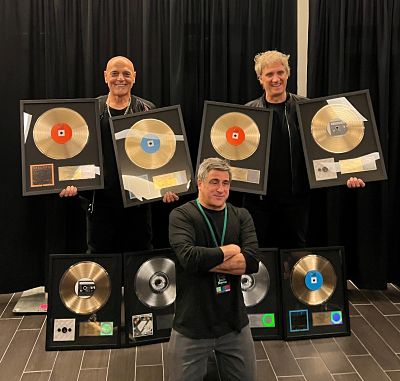 SODA STEREO Recibe Discos De Platino y Oro de Manos de Sony Music Latin