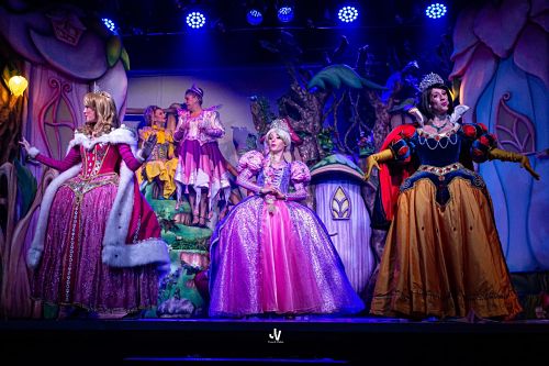 Últimas funciones de Tierra de Héroes y Princesas en el Teatro Olympia